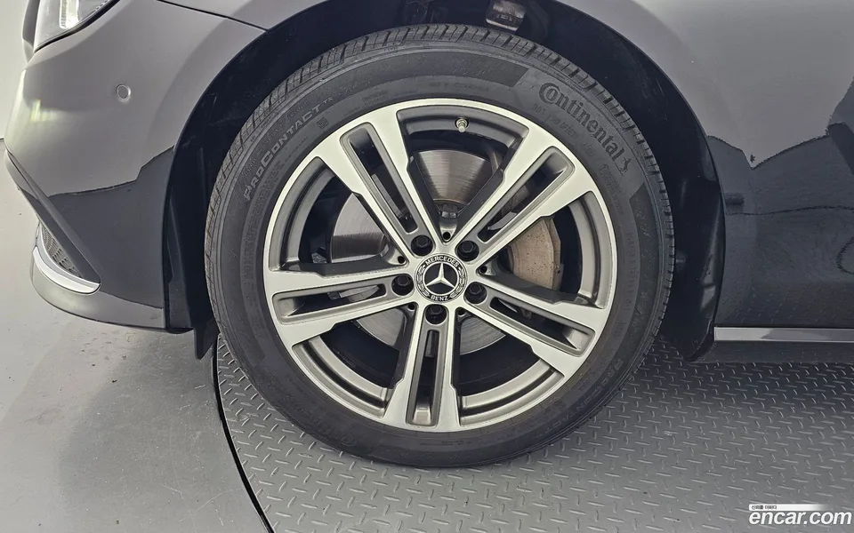 Mercedes-Benz E-Class E350 4MATIC 2022 — thumbnail 5