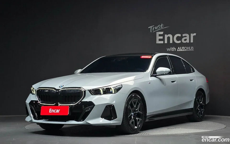 BMW 5 Series 520i M 2025 — photo 1, buy with delivery to Moscow
