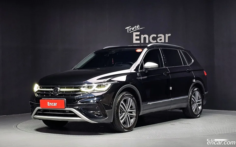 Volkswagen Tiguan Allspace 2.0 TSI 2023 — photo 1, buy with delivery to Moscow