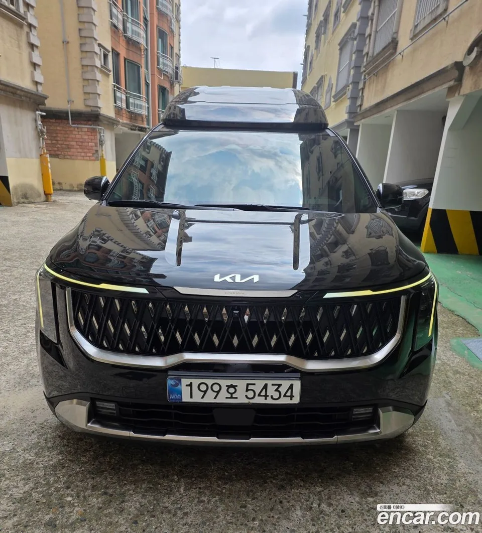 Kia Carnival 7 2025 — photo 1, buy with delivery to Moscow