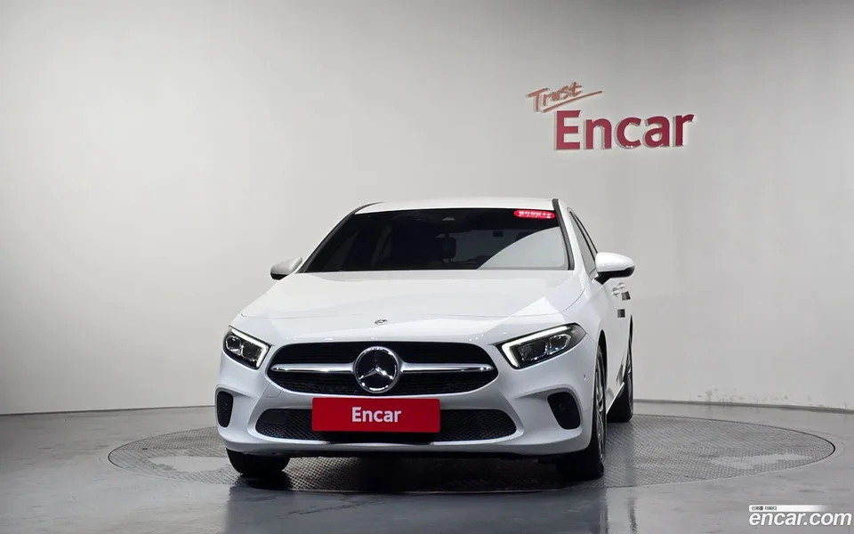 Mercedes-Benz A-Class A220 2022 — thumbnail 3