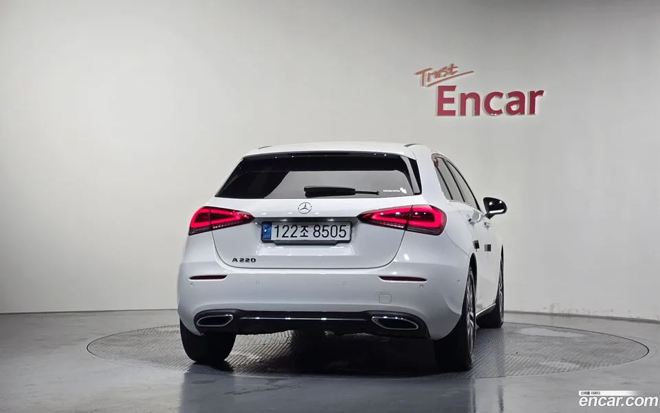 Mercedes-Benz A-Class A220 2022 — thumbnail 4