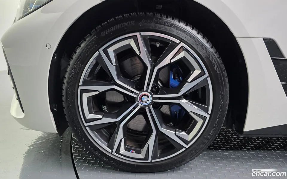 BMW i4 eDrive40 M 2024 — thumbnail 2
