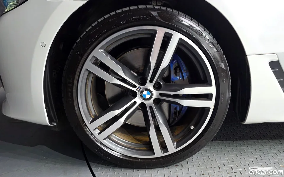 BMW 6 Series GT 630i xDrive M 2023 — thumbnail 2