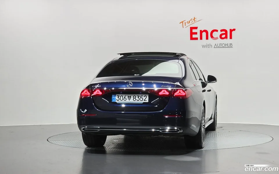 Mercedes-Benz E-Class E450 4MATIC 2024 — thumbnail 4