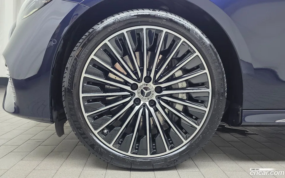 Mercedes-Benz E-Class E450 4MATIC 2024 — thumbnail 5