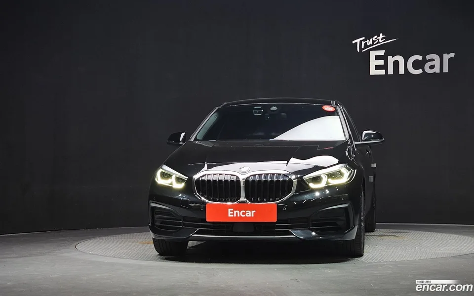 BMW 1 Series 120i 2022 — thumbnail 3