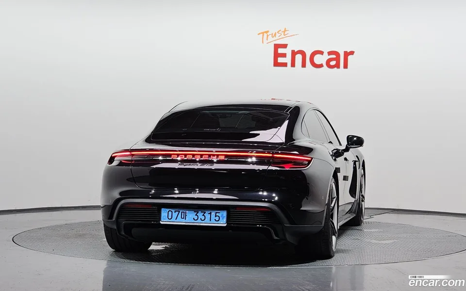 Porsche Taycan GTS 2025 — thumbnail 4