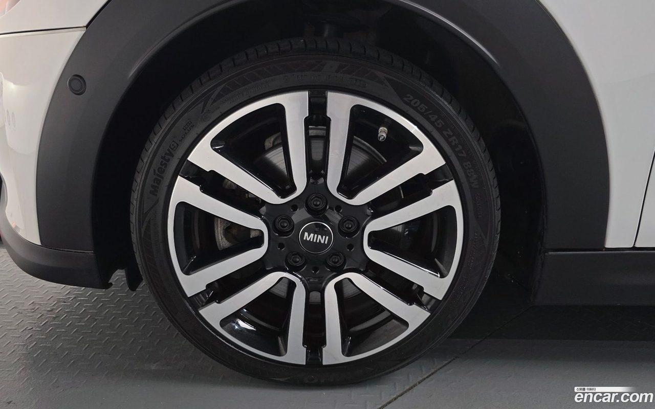 MINI Cooper S 2024 — 2