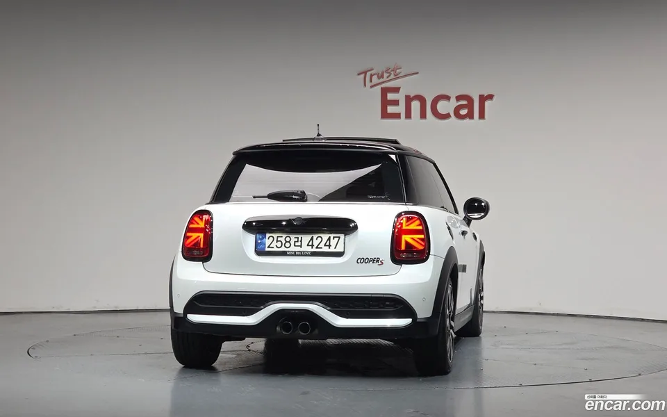 MINI Cooper S 2024 — thumbnail 4