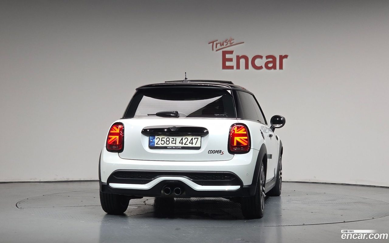 MINI Cooper S 2024 — 4