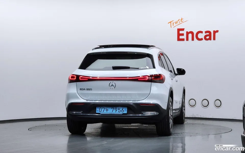 Mercedes-Benz EQA EQA250 2023 — thumbnail 4