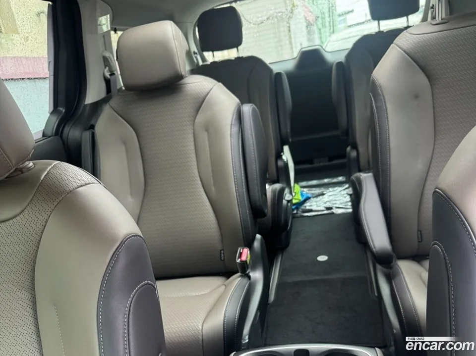 Kia Carnival HEV 9 X Line 2026 — thumbnail 2