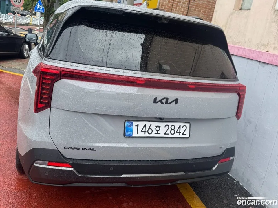 Kia Carnival HEV 9 X Line 2026 — thumbnail 3