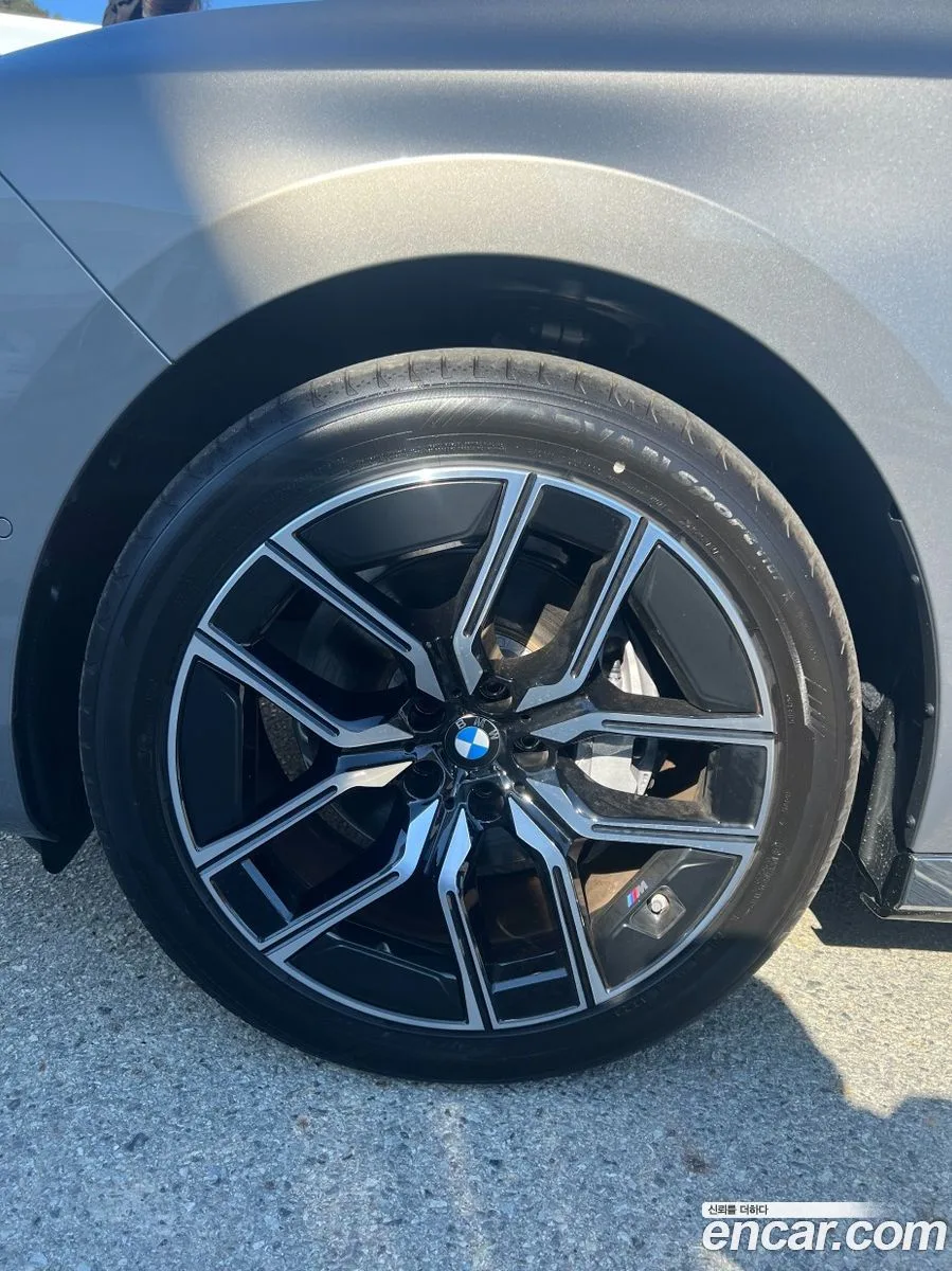 BMW 7 Series 740d xDrive M 2025 — thumbnail 2