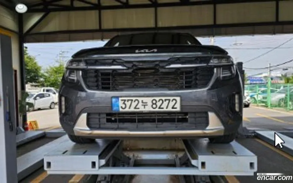 Kia Seltos 2.0 2WD 2023 — photo 1, buy with delivery to Moscow