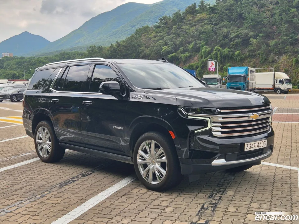 Chevrolet Tahoe 6.2 4WD 2022 — photo 1, buy with delivery to Moscow