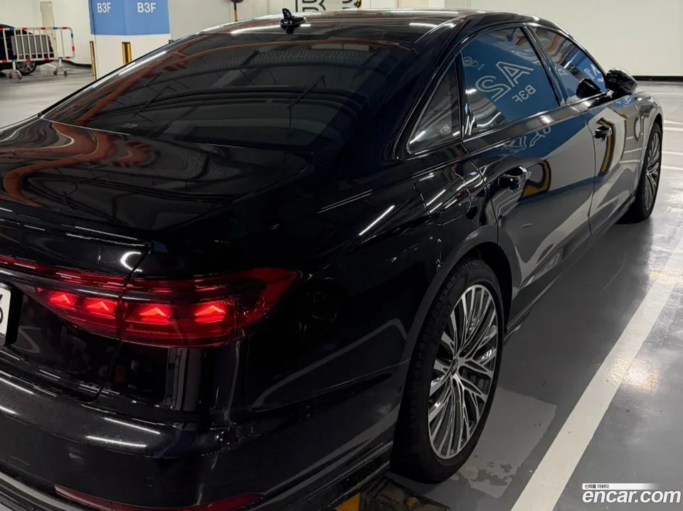 Audi A8 55 TFSI LWB 2022 — thumbnail 3