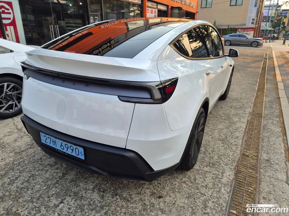 Tesla Model Y RWD 2026 — thumbnail 5