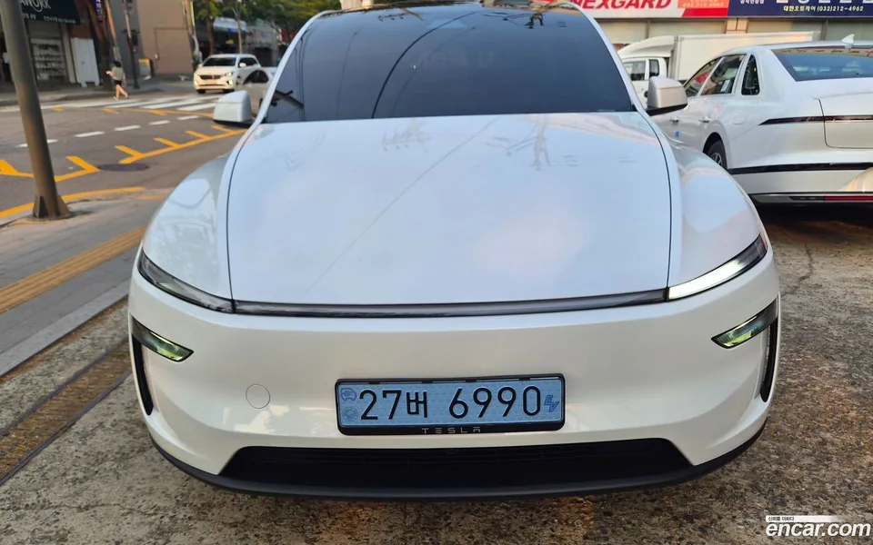 Tesla Model Y RWD 2026 — photo 1, buy with delivery to Moscow