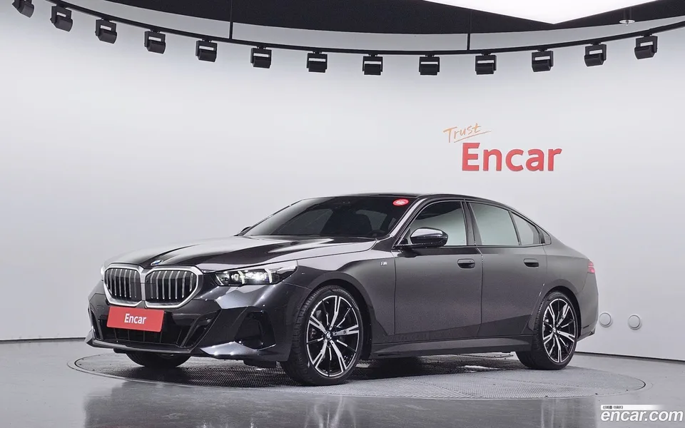 BMW 5 Series 2023