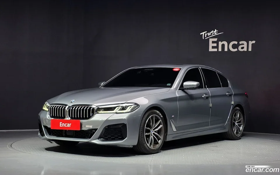 BMW 5 Series 520i M 2023 — photo 1, buy with delivery to Moscow