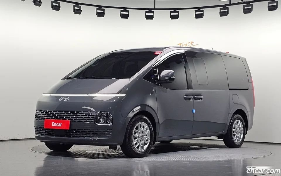 Hyundai Staria 2025