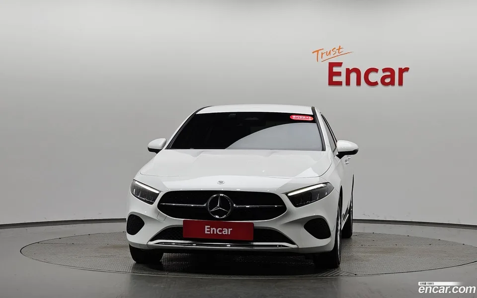 Mercedes-Benz A-Class A220 2024 — thumbnail 3