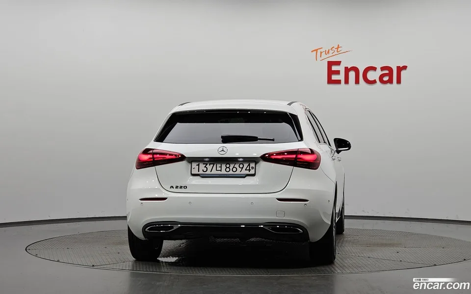 Mercedes-Benz A-Class A220 2024 — thumbnail 4