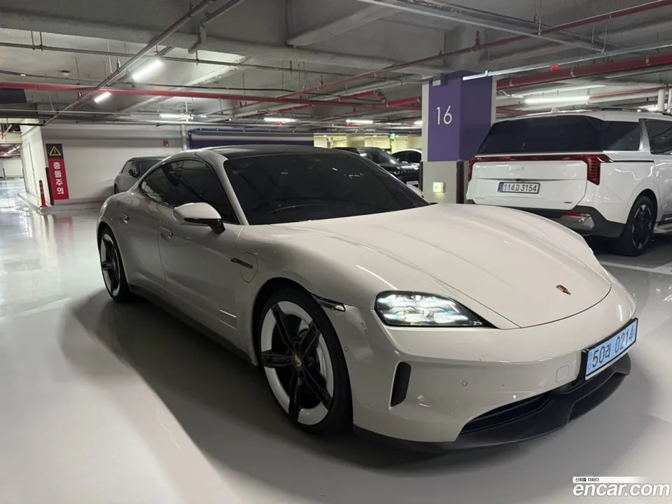Porsche Taycan 4S 2025 — миниатюра 3