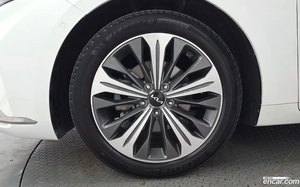 Kia K8 Hybrid 2022 — thumbnail 2
