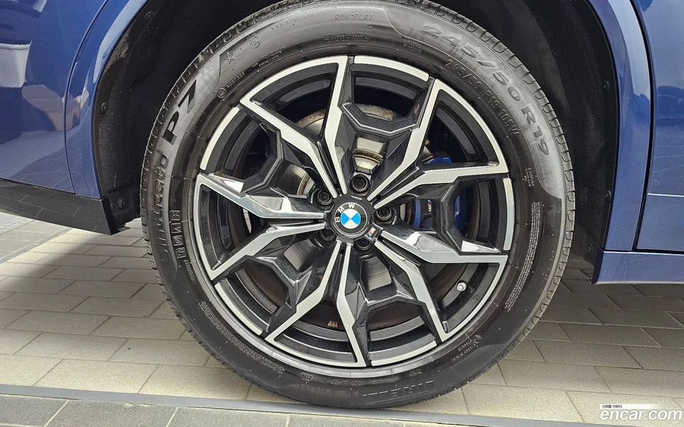 BMW X4 xDrive20i M 2023 — thumbnail 2