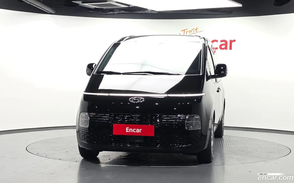 Hyundai Staria 3 2023 — thumbnail 3