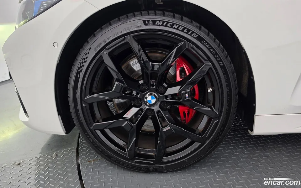 BMW 4 Series 420i M 2025 — thumbnail 2