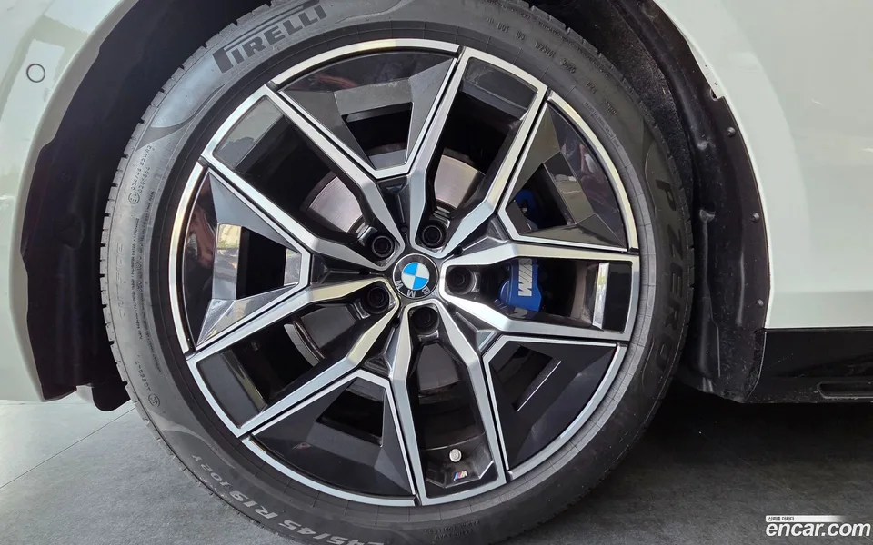 BMW 5 Series 520i M 2026 — миниатюра 2