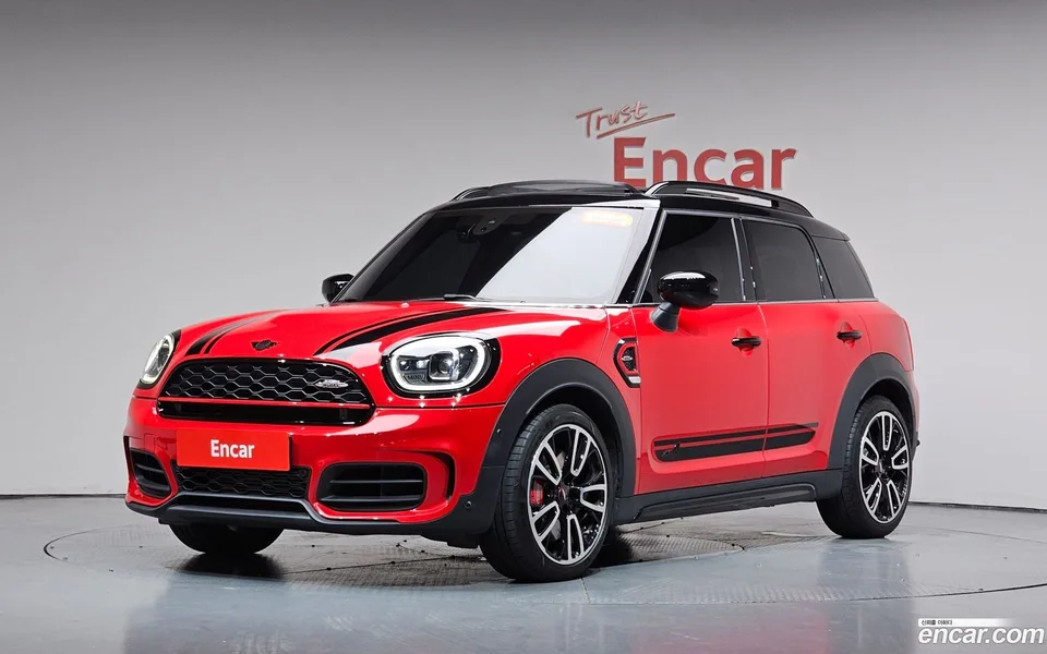 MINI Cooper S Countryman JCW 2023 — photo 1, buy with delivery to Moscow