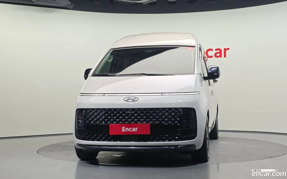 Hyundai Staria 4WD 9 2023 — thumbnail 3