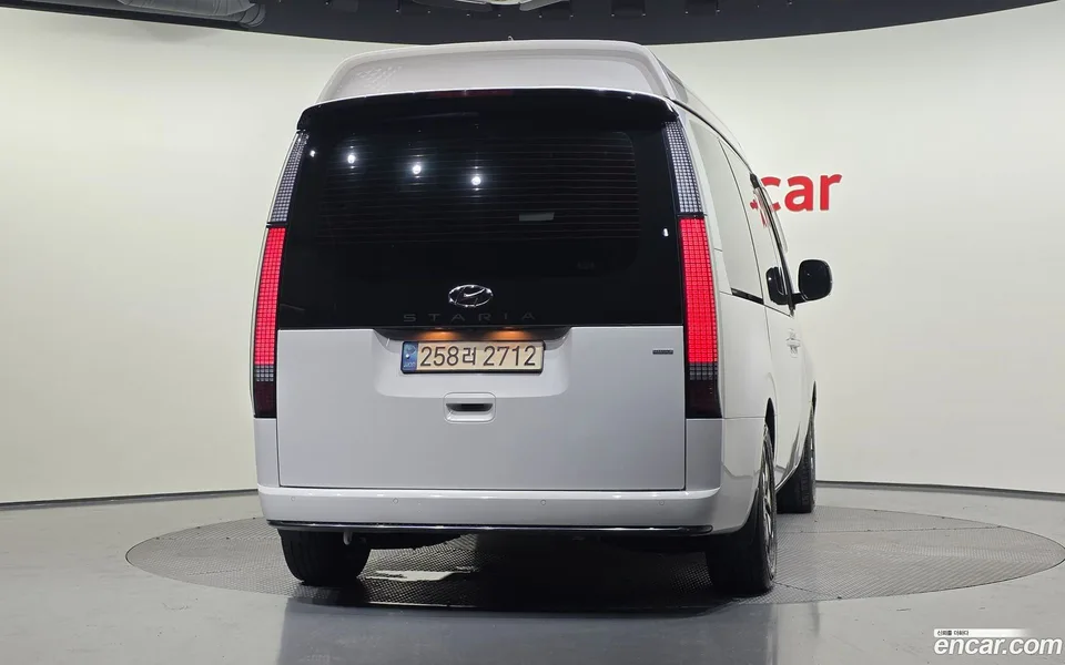 Hyundai Staria 4WD 9 2023 — thumbnail 4