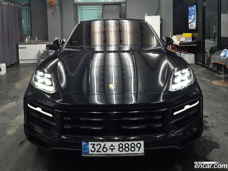 Porsche Cayenne 3.0 2025 — photo 1, buy with delivery to Moscow