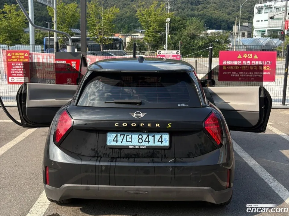 MINI Cooper Electric SE 2024 — thumbnail 3
