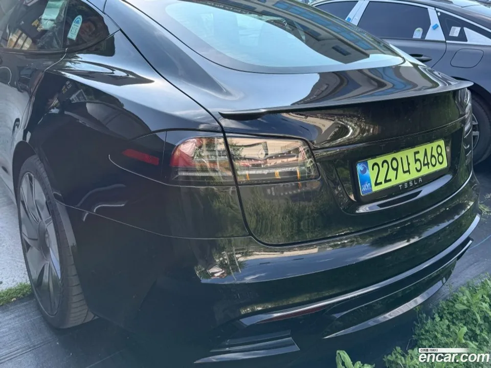 Tesla Model S 2026 — thumbnail 4
