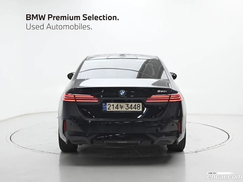 BMW 5 Series 520i M 2023 — thumbnail 4