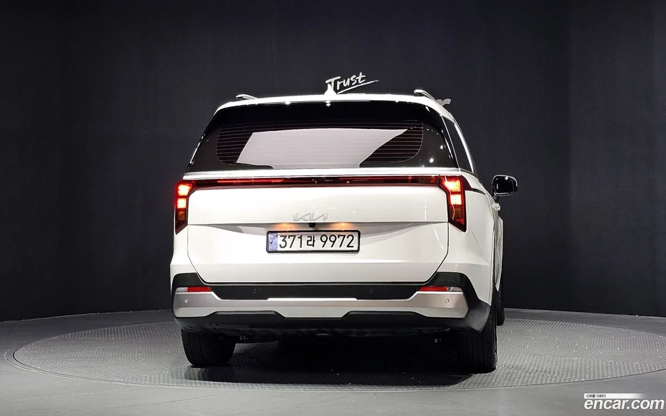 Kia Carnival 9 2024 — thumbnail 4