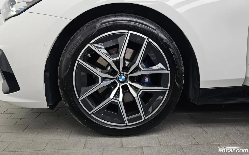BMW 5 Series 520i M 2024 — thumbnail 5