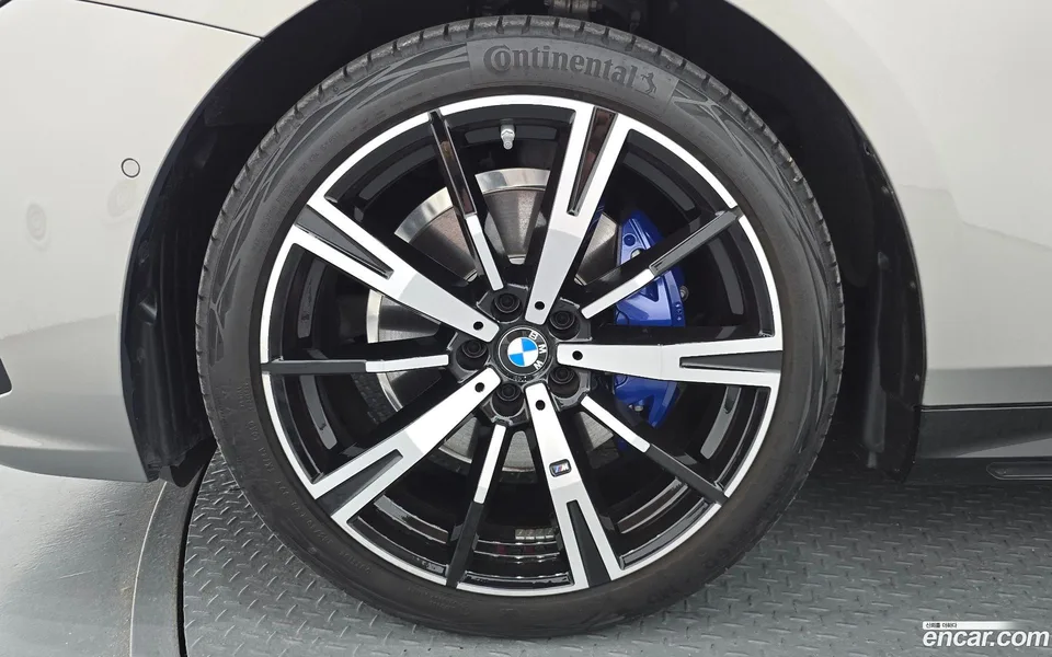 BMW 5 Series 530i xDrive M 2025 — миниатюра 2