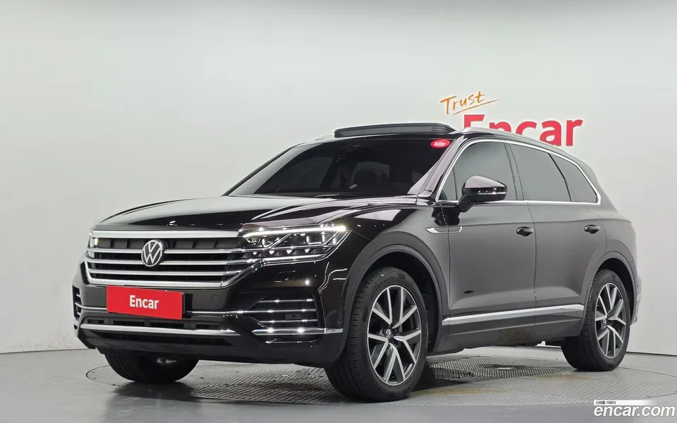 Volkswagen Touareg 3.0 TDI 2023 — photo 1, buy with delivery to Moscow