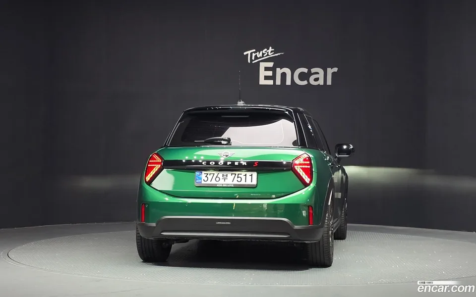 MINI Cooper S 5 2025 — thumbnail 4