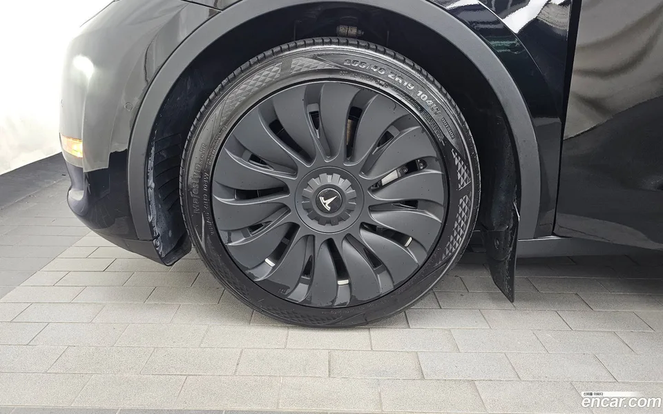 Tesla Model Y AWD 2022 — thumbnail 2