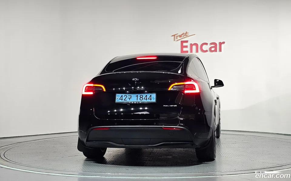Tesla Model Y AWD 2022 — thumbnail 4
