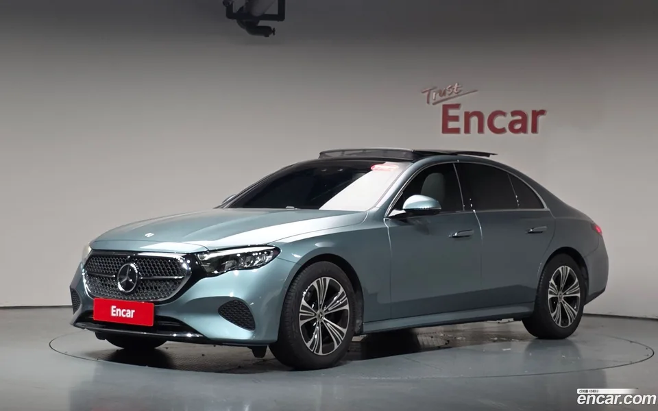 Mercedes-Benz E-Class E200 2025 — photo 1, buy with delivery to Moscow